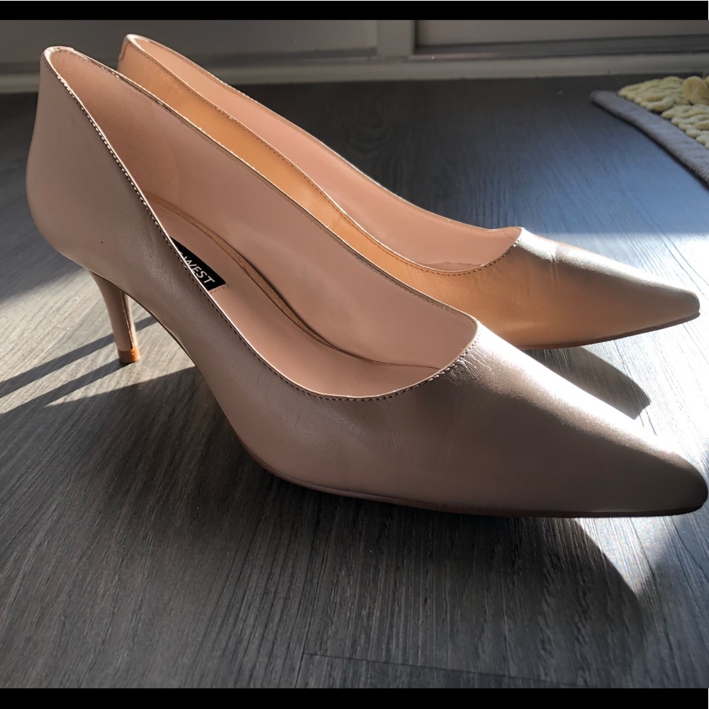 Nine West nude pointed toe heels